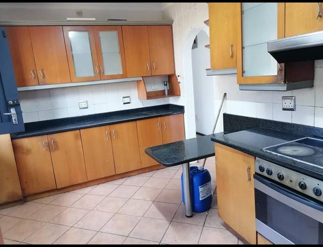 3 BEDROOM HOUSE FOR SALE IN ESCOMBE